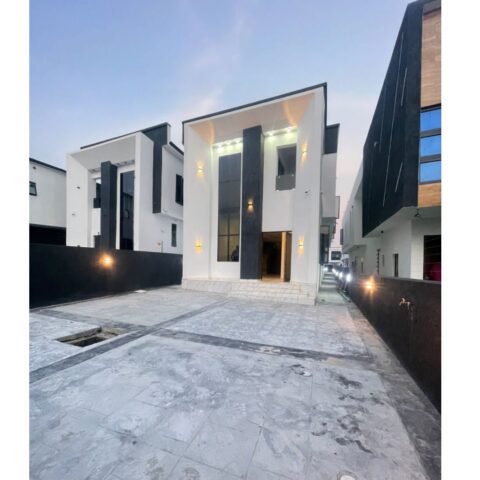 5 bedrooms Houses